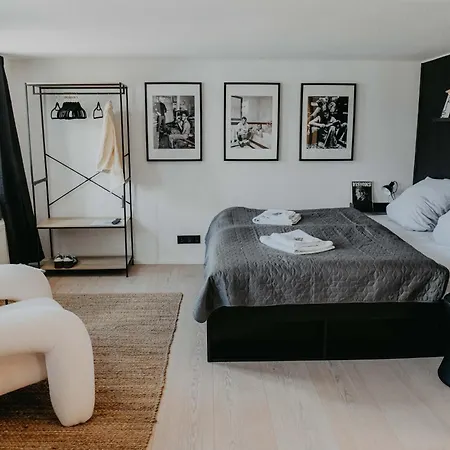 Sleepart Black&White Celle Eksteriør billede